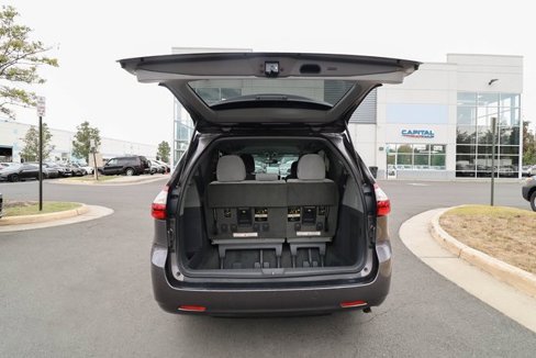 Used 2015 Toyota Sienna LE image 38