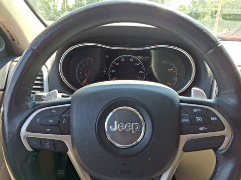 Used 2017 Jeep Grand Cherokee Limited image 25