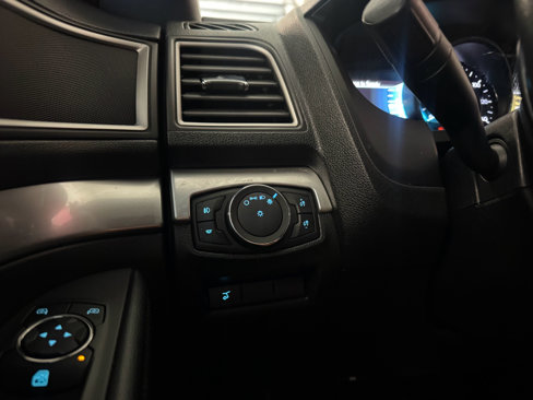 Used 2017 Ford Explorer XLT w/ Equipment Group 202A image 16