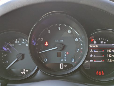 Certified 2025 Porsche Macan image 14