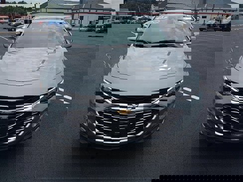 Used 2023 Chevrolet Malibu LT image 2