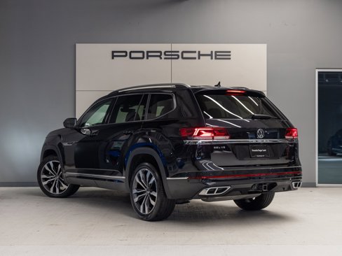 Used 2023 Volkswagen Atlas SEL Premium image 3