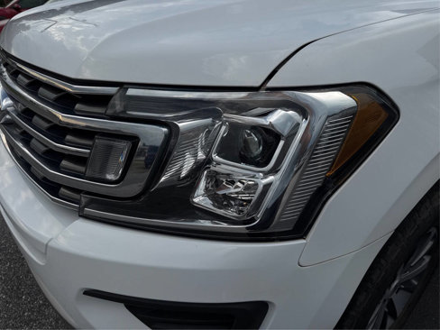 Used 2018 Ford Expedition XLT image 28