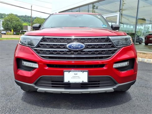 Used 2020 Ford Explorer XLT w/ Equipment Group 202A image 8