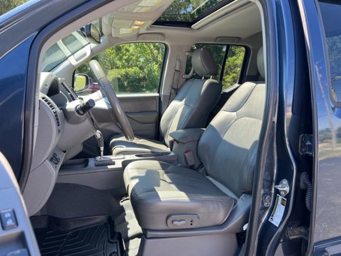 Used 2019 Nissan Frontier SL image 9