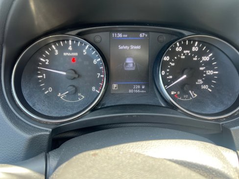 Used 2018 Nissan Rogue S image 20
