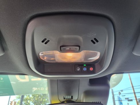Certified 2025 Chevrolet Trax RS image 49