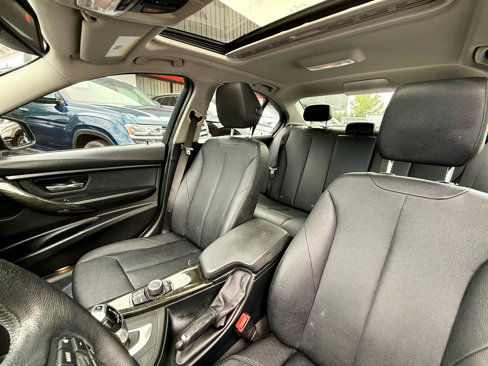 Used 2018 BMW 320i Sedan image 14