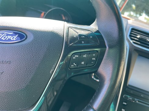 Used 2016 Ford Explorer Limited image 20