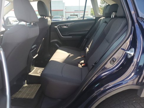 Used 2020 Toyota RAV4 XLE image 25