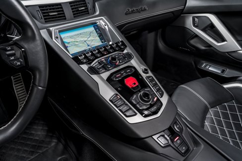 Used 2017 Lamborghini Aventador S image 24