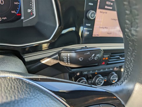 Certified 2020 Volkswagen Jetta SEL Premium image 34