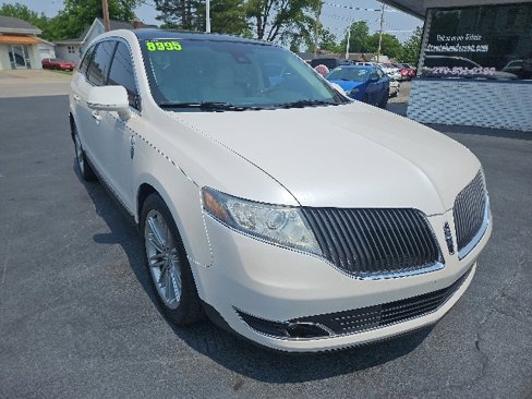 Used 2014 Lincoln MKT AWD w/ Equipment Group 201A image 1