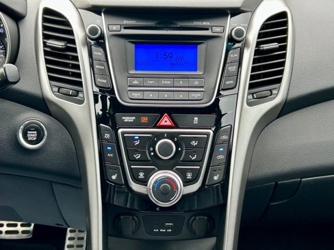 Used 2015 Hyundai Elantra GT w/ Option Group 02 image 21