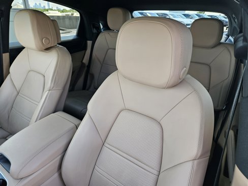 Certified 2021 Porsche Cayenne Coupe image 6