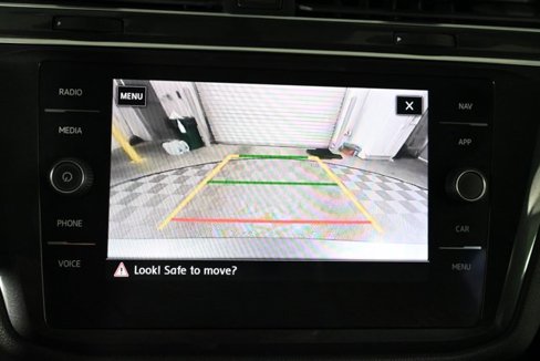 Used 2018 Volkswagen Tiguan SEL image 6