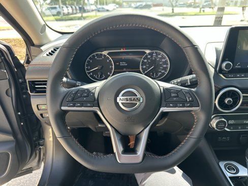 Used 2023 Nissan Sentra SR w/ Trunk Package image 17