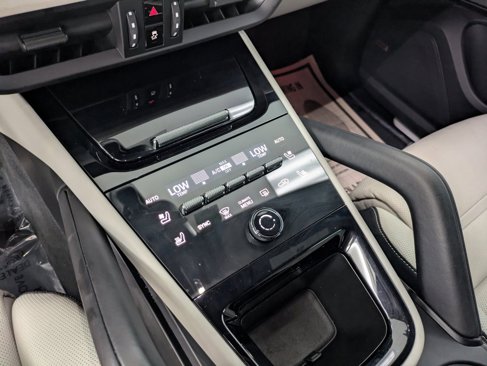 Certified 2024 Porsche Cayenne image 15