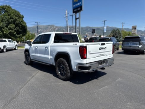 Used 2023 GMC Sierra 1500 SLT w/ X31 Off-Road Package image 5
