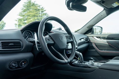Used 2024 Maserati Levante GT Ultima image 17
