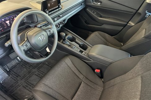Used 2023 Honda Accord EX image 9