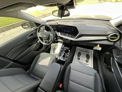 New 2025 Chevrolet Trax LT w/ Driver Confidence Package image 9