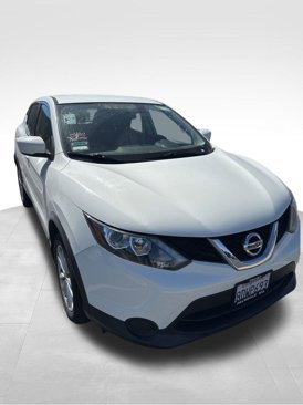 Used 2018 Nissan Rogue Sport S w/ S Appearance Package image 1