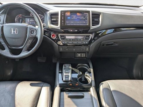 Used 2017 Honda Pilot Touring image 18