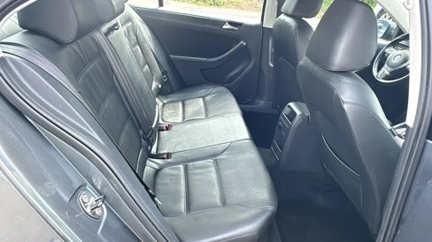 Used 2011 Volkswagen Jetta SE image 12