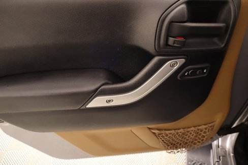 Used 2016 Jeep Wrangler Sahara image 14