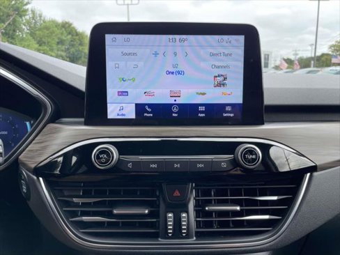 Used 2020 Ford Escape Titanium image 27