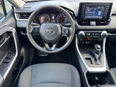 Used 2022 Toyota RAV4 LE image 22