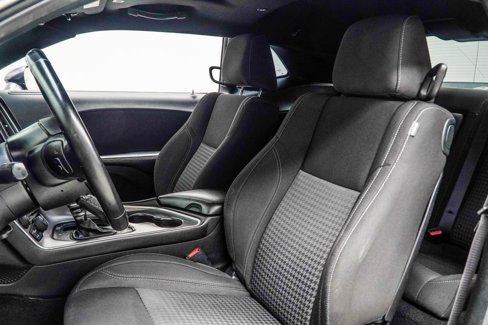 Used 2019 Dodge Challenger SXT image 31