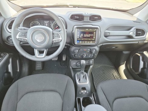 Used 2023 Jeep Renegade Latitude image 10