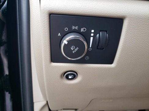 Used 2019 Jeep Grand Cherokee Overland image 34