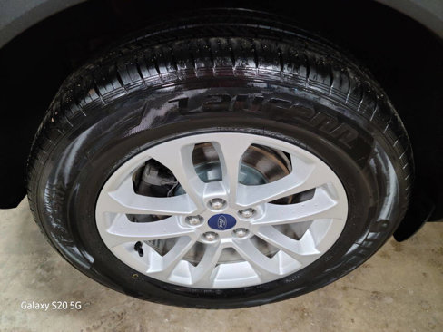 Used 2020 Ford Escape SE image 11
