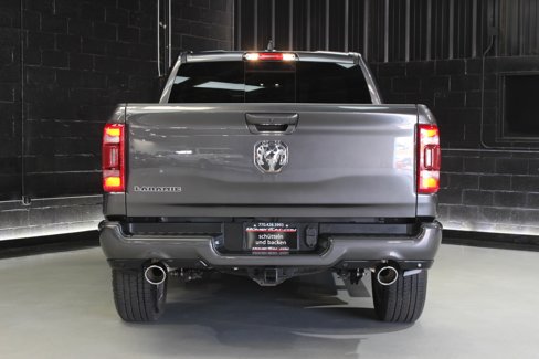 Used 2022 RAM 1500 Laramie w/ Sport Appearance Package image 12