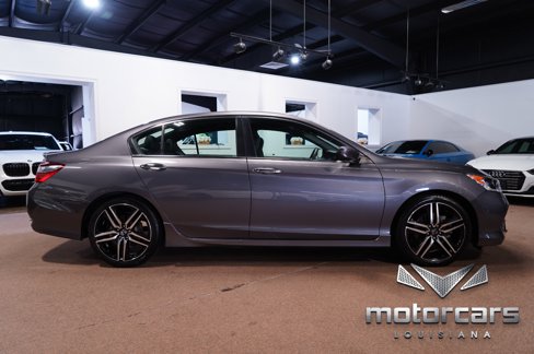 Used 2017 Honda Accord Sport image 8