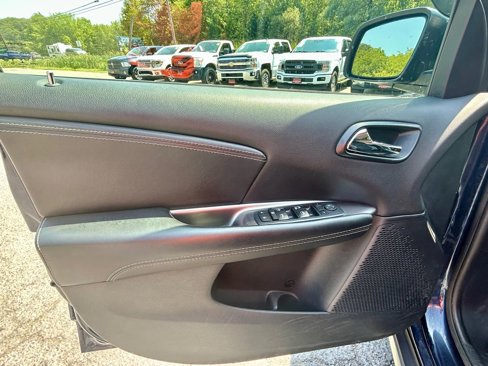 Used 2017 Dodge Journey Crossroad w/ Popular Equipment Group image 12