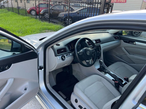 Used 2013 Volkswagen Passat TDI SE image 13