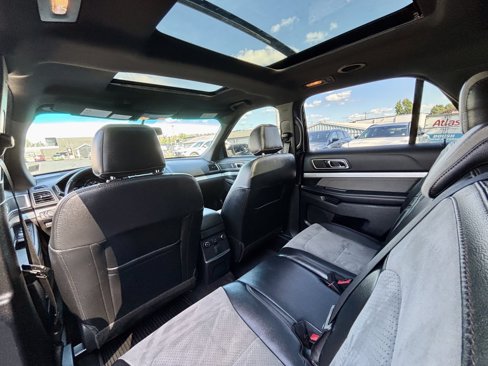 Used 2017 Ford Explorer XLT w/ XLT Technology Feature Bundle image 19