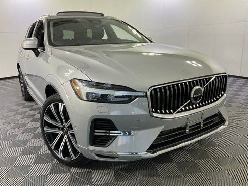 Certified 2023 Volvo XC60 T8 Ultimate w/ Climate Package image 42