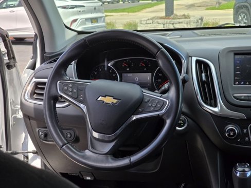 Used 2020 Chevrolet Equinox LT image 17