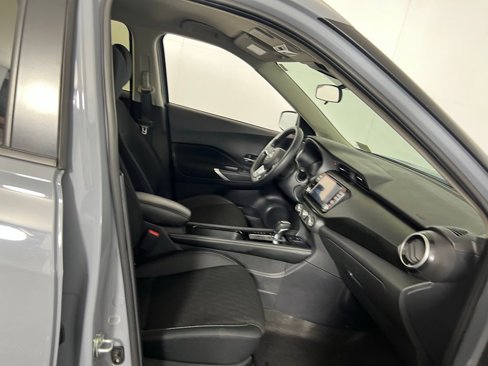 Used 2024 Nissan Kicks SV image 34