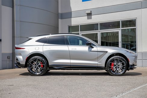 Used 2024 Aston Martin DBX 707 image 16