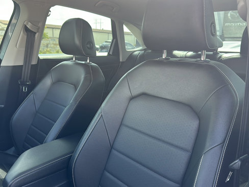 Used 2023 Volkswagen Jetta SE w/ Panoramic Sunroof Package image 14