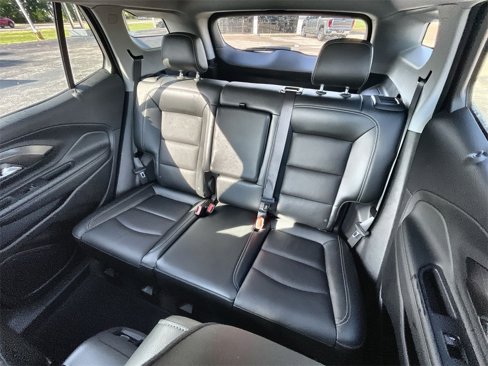 Used 2024 GMC Terrain SLT image 32