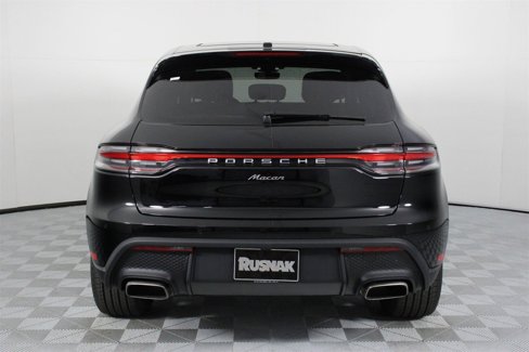 New 2026 Porsche Macan image 6