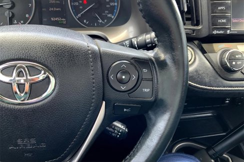 Used 2018 Toyota RAV4 XLE image 20