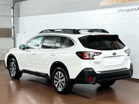 Used 2022 Subaru Outback Premium image 5